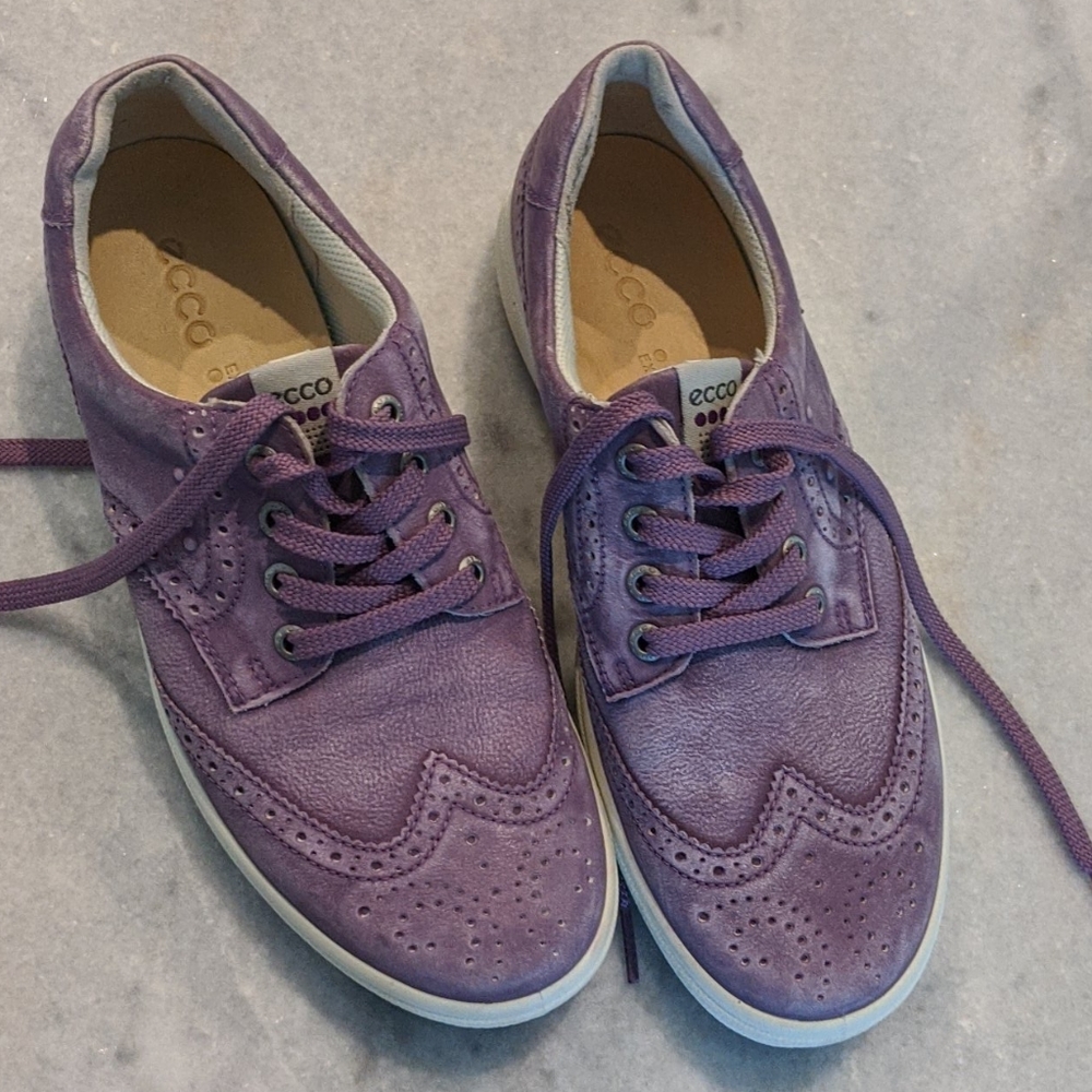 Ecco Purple spikeless golf shoes, 39